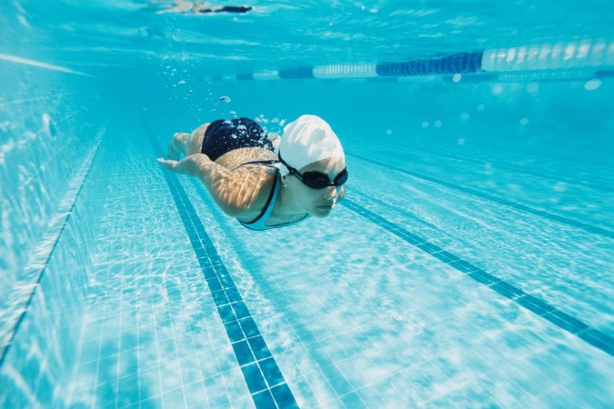 junger Schwimmer