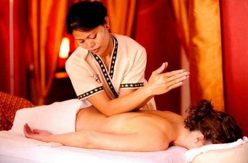 Thai-Massage im CROWN THAI SPA - ein Hauch von Glück