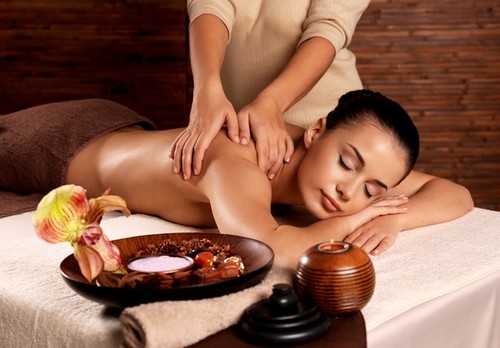 Thai-Massage im CROWN THAI SPA - ein Hauch von Glück